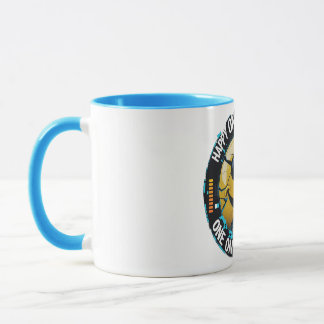 Taza Feliz en el clásico exterior Mug - Café divertido