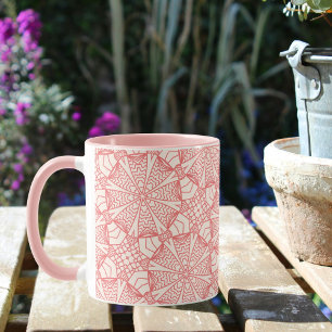 Taza Feminina con un patrón insignificante rosa pálido