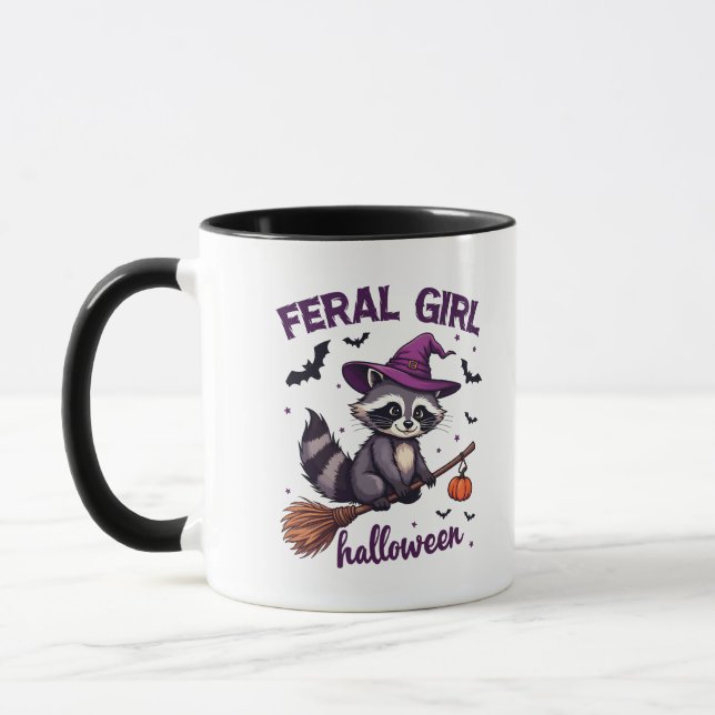 Taza Feral Chica Halloween Spooky Raccoon Witch Gift (Izquierda)