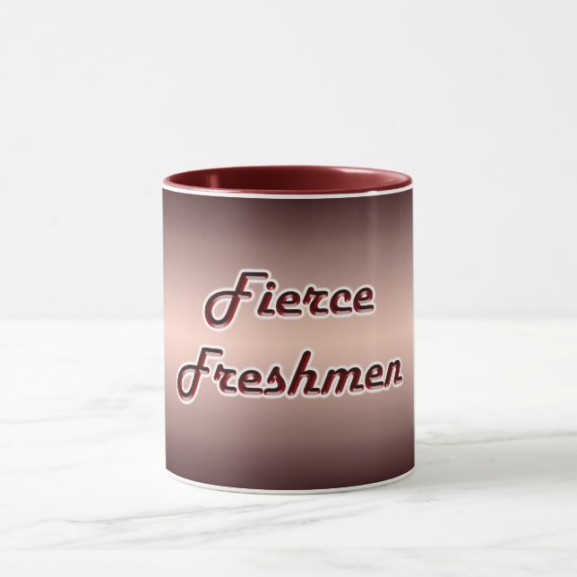 Taza Fierce Freshmen (Centro)