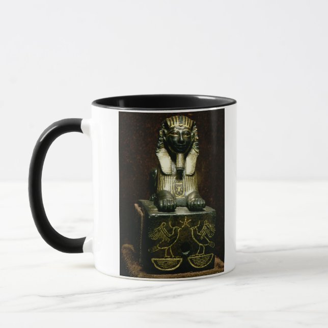 Taza Figurilla de una esfinge de rey Tuthmosis III, (Izquierda)