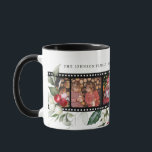 Taza Film Negative Christmas Photo Card<br><div class="desc">Esta taza de Navidad presenta una tira de película negativa que puede añadir 4 fotos. Hay un acento de berry de invierno con un lugar para añadir tu nombre y año.</div>
