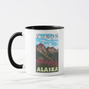 Taza Fireweed y montañas - el Yukón, Alaska