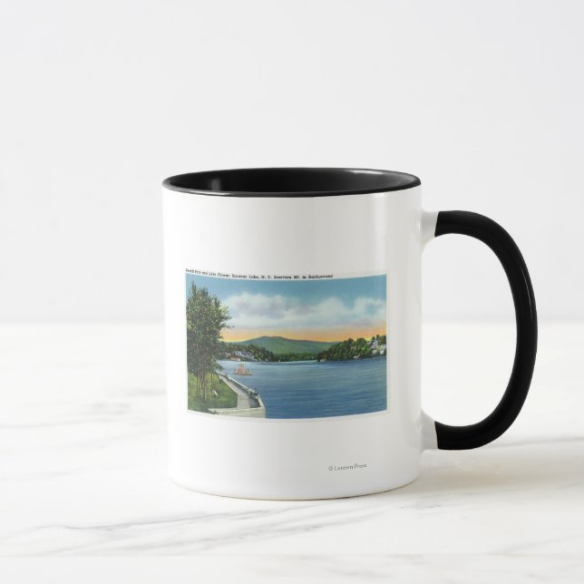 Taza Flor de lago, escarface Mt a distancia (Derecha)