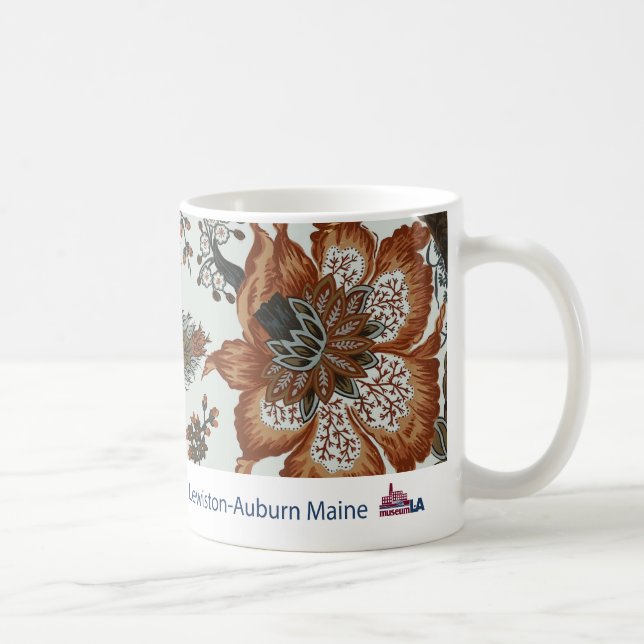 Taza floral del LA del museo de la tapicería (Derecha)