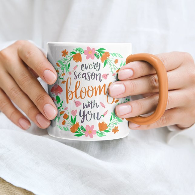 TAZA FLORAL ELEGANTE PERSONALIZADA EN LA COTA DE AMOR (Subido por el creador)