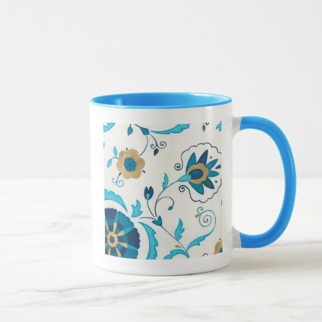 Taza Flores doradas índigo con fondo blanco (Derecha)