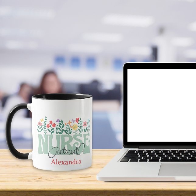 Taza Flores salvajes enfermera jubilada personalizada (Funny retired custom nurse mug)