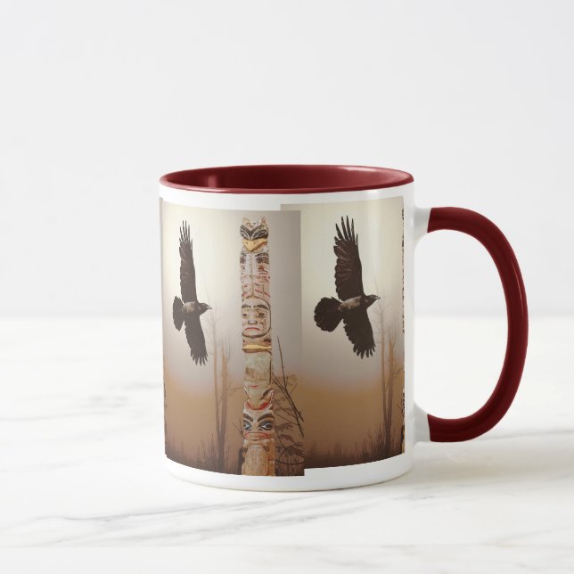 Taza Flying Raven & Totem-Pole Fantasy Art (Derecha)
