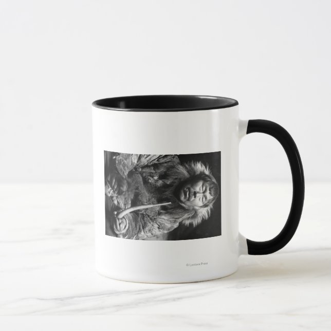 Taza Fotografía de Pipe Fumadora del esquimal de Alaska (Derecha)