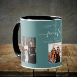 Taza Fotos de cumpleaños mejores amigos nombres cyan ve<br><div class="desc">Un regalo de los amigos por el cumpleaños 21 de una mujer, celebrando su vida con 3 de sus fotos de ella, sus amigos, familia, interés o mascotas. Personalice y agregue su nombre, edad 21 y sus nombres. Fondo verde de color cian oscuro. Su nombre está escrito con una escritura...</div>