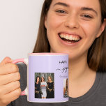 Taza Fotos de cumpleaños mejores amigos nombres violet<br><div class="desc">Un regalo de los amigos por el cumpleaños 21 de una mujer, celebrando su vida con 3 de sus fotos de ella, sus amigos, familia, interés o mascotas. Personalice y agregue su nombre, edad 21 y sus nombres. Fondo violeta de color lavanda. Su nombre está escrito con una escritura de...</div>