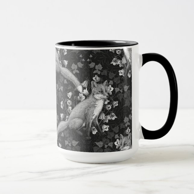 Taza Fox, bellflores y hiedra, monocromo, pared platead (Derecha)