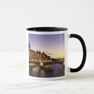 Taza Francia, París, río Sena y Conciergerie en