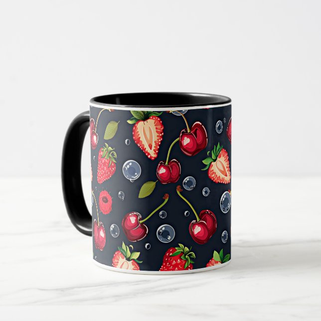 Taza Fresas y cerezas en un fondo oscuro (Anverso izquierdo)