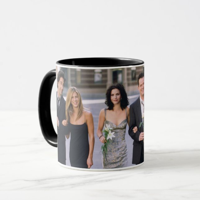 Taza FRIENDS™ | Parejas con Ropa Formal (Anverso izquierdo)