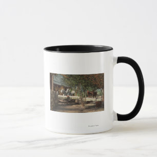 Taza Fruta del cargamento en el rancho de Longview