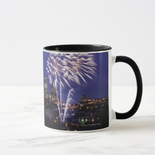 Taza Fuegos artificiales sobre la ciudad