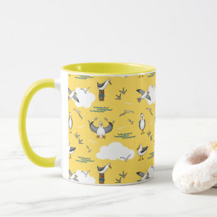 Taza Fun bandada de Guay de gaviotas con cielo amarillo