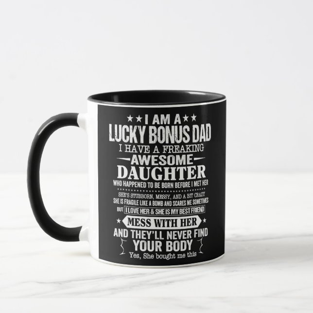 Taza Funny Fathers Day Bonus Dad Gift From Daughter (Izquierda)