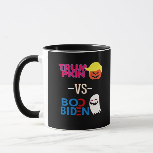 Taza Funny Trumpkin contra Boo Biden Clase de Diseño Ha (Izquierda)