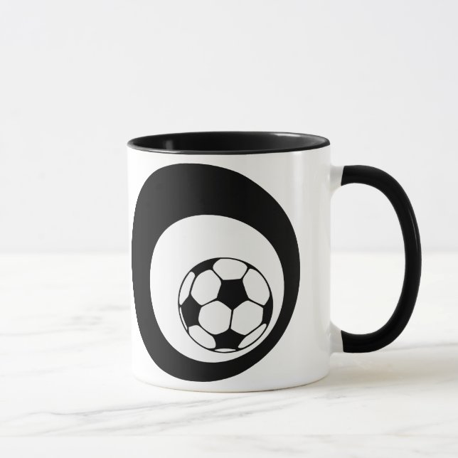 Taza fútbol. círculos negros. (Derecha)