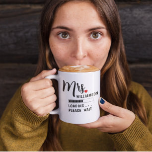 Taza Futuro Sra. Cargando Por Favor Espere Boda
