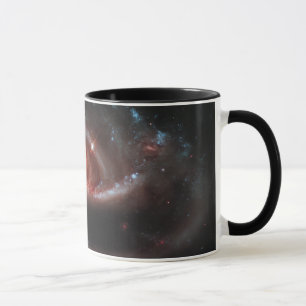 Taza Galaxias que obran recíprocamente del Arp 273