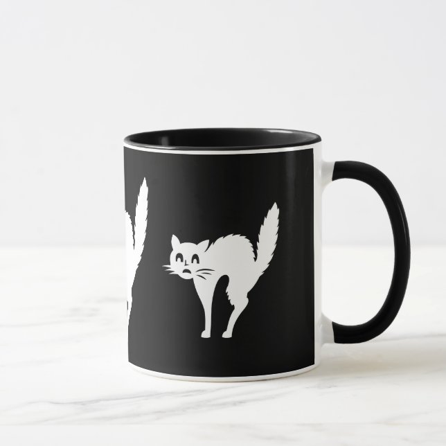 Taza gato blanco enojado divertido con detrás arqueado (Derecha)