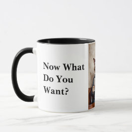 Taza Gato de oficina gruñón leyendo el periódico