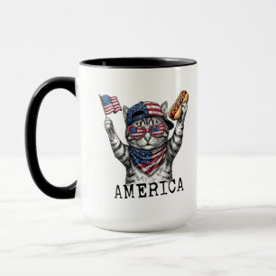 Taza Gato de rayas patrióticas de la libertad de Améric
