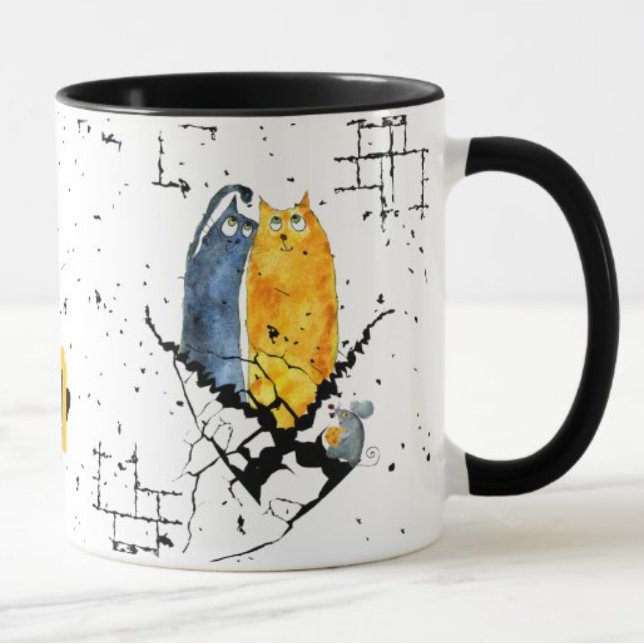TAZA GATOS GRUNGE EN LA RAMA (TWO GRUNGE CATS ON BRANCH WITH WHIMSICAL MOUSE.  CUSTOMIZABLE MONOGRAM.)