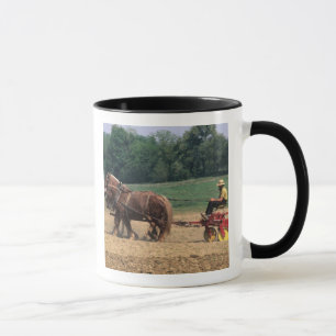 Taza Gente sencilla del país Amish en la agricultura co