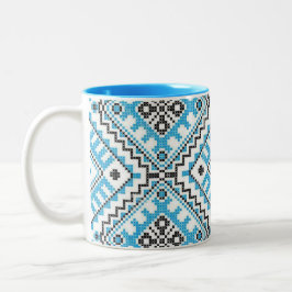 Taza geométrica azul del bordado de Vyshyvanka del