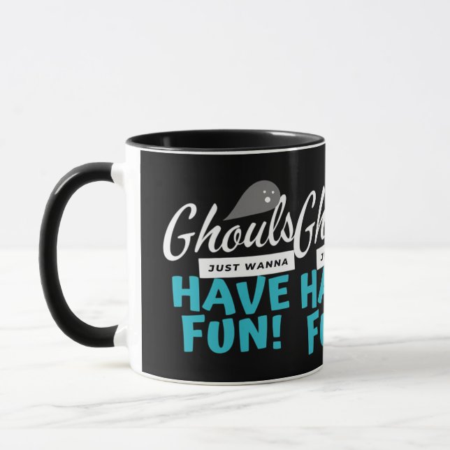 Taza Ghouls solo quiere divertirse con videos básicos (Izquierda)