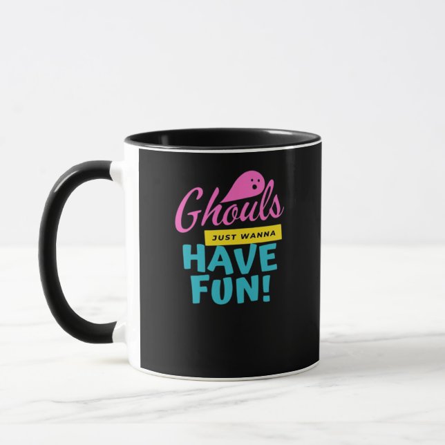 Taza Ghouls solo quiere tener un diseño básico divertid (Izquierda)