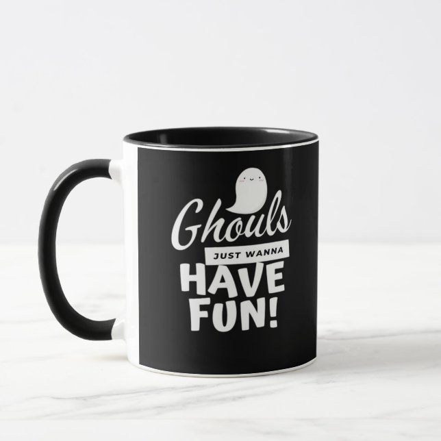 Taza Ghouls solo quiere tener un divertido lema clásico (Izquierda)