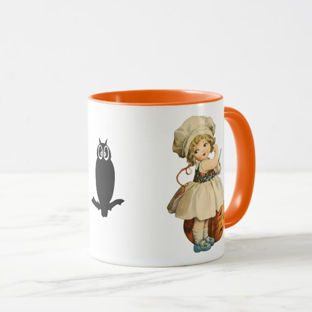 Taza Girl Carving Apple Halloween (Anverso derecho)