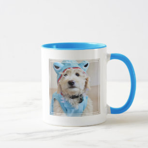 Taza Goldendoodle con traje de tiburón