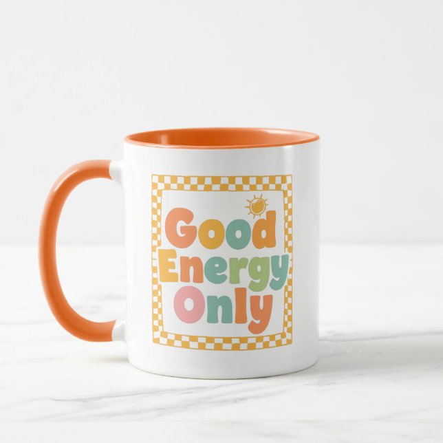 Taza "Good Energy Only" 70s Style Typography (Izquierda)