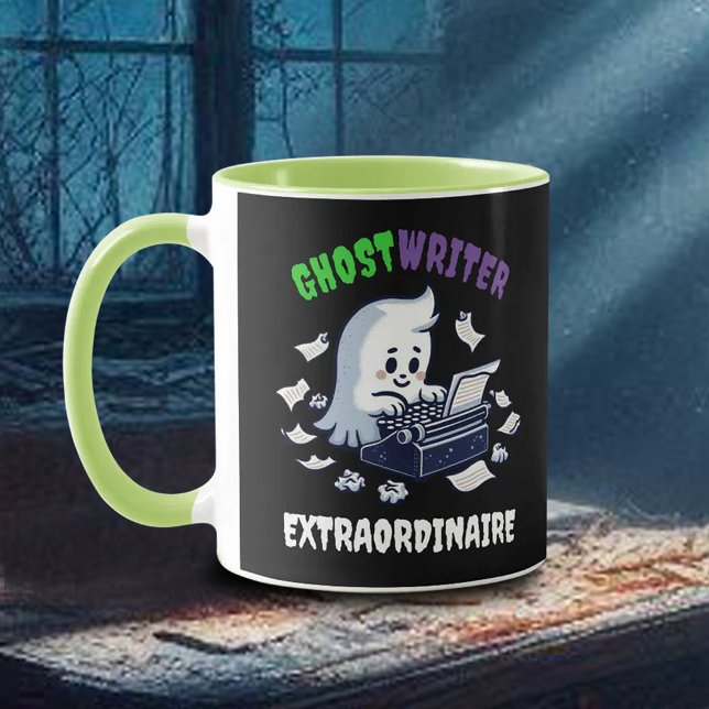 Taza Gracioso escritor fantasma Extraordinaire Cute Fan (Ghost Writer on Typewriter Mug in the Moonlight on a Dusty Table Cover Photo)