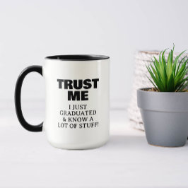 Taza Graduado nuevo y gracioso