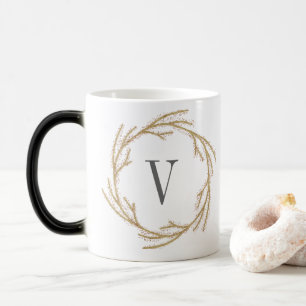 Taza grande mágica del monograma de la guirnalda