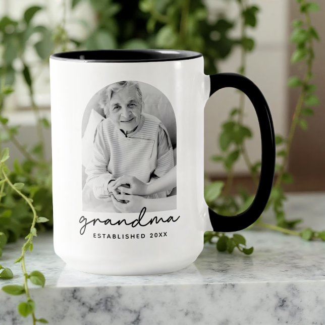 Taza Grandma Established 20XX Modern Simple Photo (Subido por el creador)