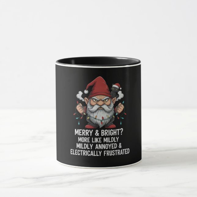 Taza Grumpy Christmas Gnome Tangled Lights Black Cat  (Centro)