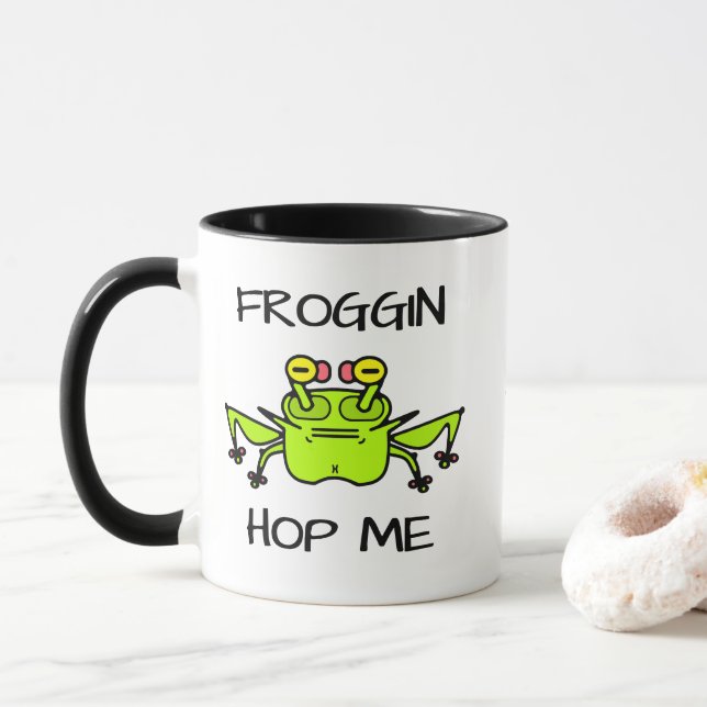 Taza Grumpy Frog Weird Cartoon Creature (Con donut)