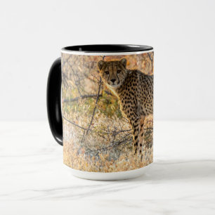 Taza Guepardo Mirando Alrededor