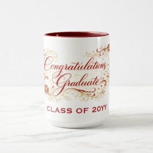 Taza Guión de graduación floral rojo con año personaliz