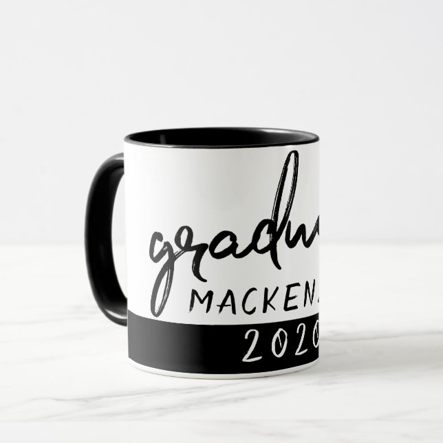 Taza Guión negro graduado | Clásica Keepsake con el año (Anverso izquierdo)