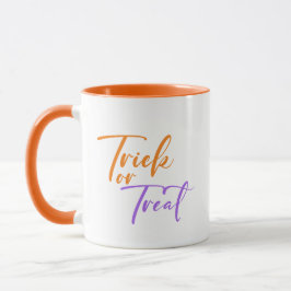 Taza Halloween con tipografía moderna y truco